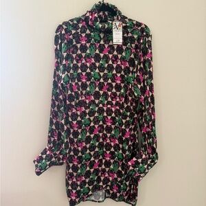 Høst & Vår Graphic Pink and Green Mini Dress with Long Sleeves, Medium